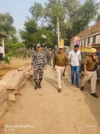 कल नादनपुर व मनियां थाना इलाकों में पुलिस-प्रशासन एवं पैरा मिलिट्री फोर्स द्वारा फ्लैग मार्च किया