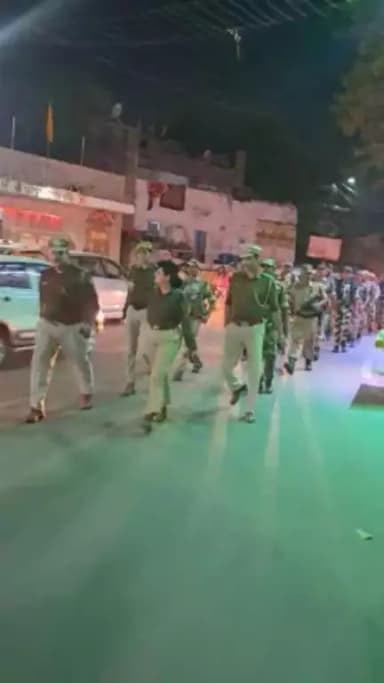 विधान सभा चुनाव 2023 निष्पक्ष एवं भय मुक्त वातावरण में करवाये जाने हेतु वृत केन्द्रीय के थाना सदर बाजार, सदर कोतवाली क्षैत्र में रूट मार्च ।