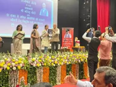 रोजगार मेला गाजियाबाद मे दिव्यांग नव नियुक्तों को नियुक्ति पत्र का वितरण 
#RozgarMela
@ignorestatus
@mygovindia
@doptgoi