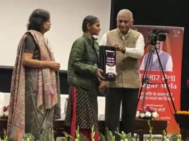 रोजगार मेला गाजियाबाद मे दिव्यांग नव नियुक्तों को नियुक्ति पत्र का वितरण 
#RozgarMela
@ignorestatus
@mygovindia
@doptgoi