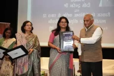 रोजगार मेला गाजियाबाद मे मुख्य अतिथि का नव नियुक्तों को नियुक्ति पत्र का वितरण
#RozgarMela

@ignorestatus
@mygovindia