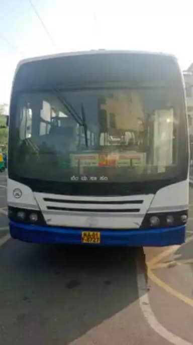 "Traffic advisory"
BMTC Bus off-road on Modi bridge due to engine problem. Traffic movement is normal. It will be removed shortly Kindly cooperate.