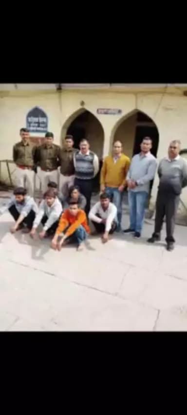 पुलिस थाना मंडावर बड़ी कार्यवाही सेक्सटार्शन /एक्सटार्शन के खिलाफ डी एस टी व साइबर टीम दौसा के साथ मिलकर थाना मंडावर ने अलग अलग टीम गठित कर कही स्थानों पर दबिश देकर 6 मुलजिम व 5 बाल अपचारी के विरुद्ध अलग अलग मुकदमे पंजीबद्ध किए गए