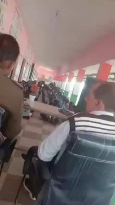 जन जागरूकता अभियान के अंतर्गत पुलिस थाना ओबरी क्षेत्र में स्थित शिक्षण संस्थानों में करीब 325 छात्र-छात्राओं को रोहित के सपने (पोक्सो एक्ट के संबंध) में दिखाकर व पोक्सो एक्ट गुड टच, बेड टच एवं सड़क सुरक्षा संबंधित जानकारी दी गई।