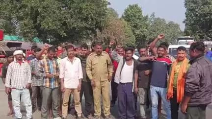 #ड्राइवरो ने किया #चक्का जाम