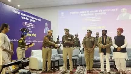 ग्रुप केंद्र -2 , सीआरपीएफ, अजमेर , राजस्थान परिसर में  12वां रोजगार मेले का आयोजन  दिनांक 12 फरवरी 2024 को किया गया जिसमें चयनित अभ्यर्थियों को नियुक्ति पत्र वितरित करते हुए मुख्य अतिथि श्री कौशल किशोर, केन्द्रीय आवासन एवं शहरी मामलों