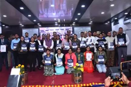 आज दिनांक 12-02-2023 को ग्रुप केंद्र केंद्रीय रिजर्व पुलिस बल प्रयागराज में माननीय केंद्रीय मंत्री डॉ महेंद्र नाथ पांडे जी के कर कमल द्वारा नियुक्ति पत्रों का वितरण किया गया!