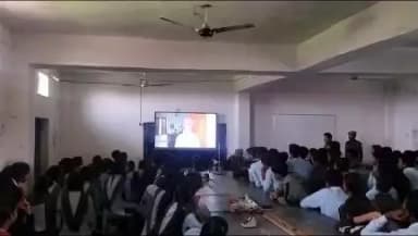 जन जागरूकता अभियान के अंतर्गत पुलिस थाना आसपुर क्षेत्र में स्थित शिक्षण संस्थानों में छात्र-छात्राओं को रोहित के सपने (पोक्सो एक्ट के संबंध) में दिखाकर व पोक्सो एक्ट गुड टच, बेड टच एवं सड़क सुरक्षा संबंधित जानकारी दी गई।