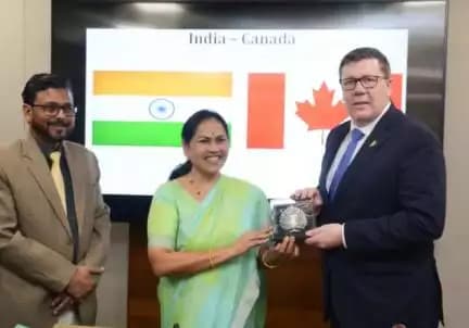 A meeting between Sushri @ShobhaBJP, Hon'ble Minister of State, MoA&FW and Hon'ble @PremierScottMoe, Premier of Saskatchewan Province, Canada, was held at Krishi Bhawan, New Delhi, today.
#agrigoi #IndoCanada🇮🇳🤝🇨🇦 #bilateralmeeting