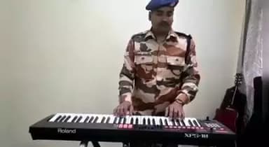 In the rhythm 🎹 of change, the troops of I.T.B.P Training Institute, #Panchkula, strike a chord with first-time voters, encouraging them to embrace their civic duty with zeal and enthusiasm. 🗳️ @pibindia #ECI