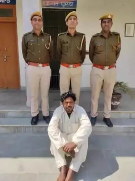 नशे के विरुद्ध चलाए जा रहे विशेष अभियान की निरंतरता में पुलिस थाना जैतसर की कार्यवाही।

 7 ग्राम  चिटा ( हेरोइन) सहित अभियुक्त सत्तार खान गिरफतार।