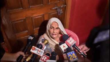 दीप प्रकाश तुम सरेंडर कर दो वरना पुलिस तुम्हें व तुम्हारे परिवार को मार देगी: अपने दूसरे बेटे से विकास दुबे की मां #विकास_दुबे #कानपुर_एनकाउंटर