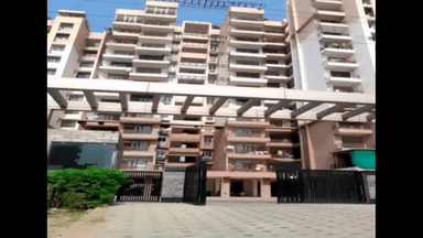 सिक्योरिटी गार्ड बनकर जयपुर पुलिस ने की छापेमारी, करीब ₹1 करोड़ 60 लाख की सट्टापट्टी के साथ 4 सटोरी गिरफ्तार  #आईपीएल_सट्टा