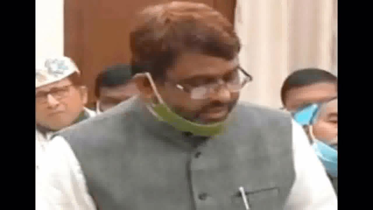 बिहार विधानसभा में AIMIM विधायक अख्तरुल ईमान ने शपथ पत्र में लिखे ‘हिंदुस्तान’ शब्द को पढ़ा ‘भारत’, हुआ हंगामा  #एआईएमआईएम