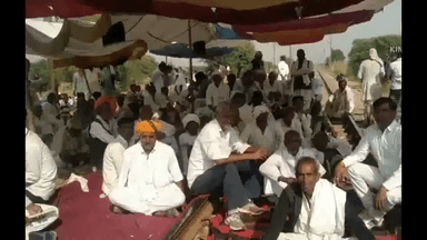 राजस्थान में छठे दिन भी जारी रहा गुर्जर आंदोलन, दिल्ली-मुंबई रेलवे ट्रैक पर रेल यातायात बाधित #गुर्जर_आंदोलन