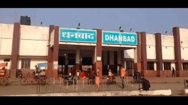 धनबाद में कोयला खदान में करीब 500 लोगों ने महाप्रबंधक पर किया हमला, 2 सुरक्षाकर्मी घायल  #कोयला_खदान