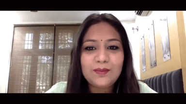 पब्लिक ऐप पर अपने विचार रखते हुए।