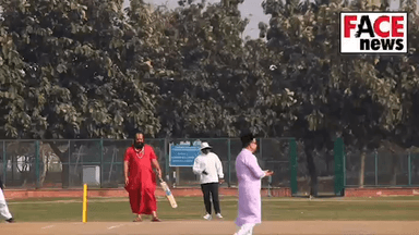 A friendly cricket match organized between molanas and pandits | Face News 2021