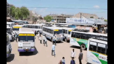 कानपुर में ‘संडे लॉकडाउन’ के दौरान बस स्टैंड पर वाहन ना मिलने से प्रवासी मज़दूरों को हो रही परेशानी  #संडे_लॉकडाउन