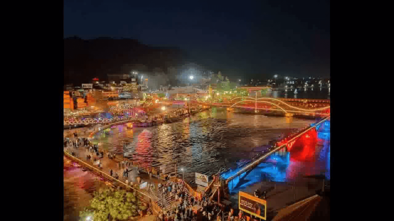 कुंभ मेले में पहुंचे 18 इंच लंबे और 18 किलो वज़न वाले साधु की तस्वीरें हुई वायरल #कुंभ_मेला