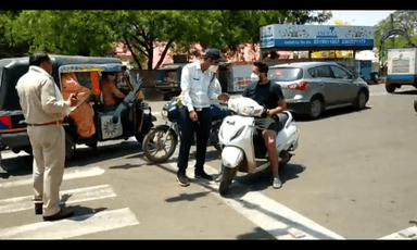 अनावश्यक घूमने वाले लोगों पर आज हुई चालान कारवाही उल्लंघन करने वालों को खिलाई गई खुली जेल की हवा