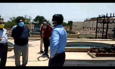 गुना शहर की जल प्रदाय व्‍यवस्‍था निर्बाध हो - कलेक्‍टर 
कलेक्‍टर ने सिंध नदी पर पहुंचकर गुना जल प्रदाय व्‍यवस्‍था का निरीक्षण किया दिए निर्देश