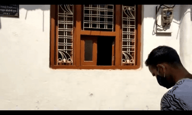 जूल कॉलोनी में अज्ञात चोरों ने दिया चोरी का अंजाम खिड़की तोड़कर अंदर घुसे चोर ₹9000 नगद सहित एक से डेढ़ लाख रुपए के सोने चांदी के आभूषण ले उड़े चोर सिटी कोतवाली थाना क्षेत्र का मामला