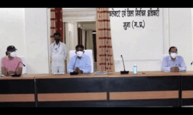 सरकारी और प्राइवेट अस्‍पतालों में व्‍यवस्‍थाएं चाक-चौबंद रहें - कलेक्‍टर श्री फ्रेंक नोबल ए. पदभार ग्रहण करने के उपरांत कलेक्‍टर ने कोरोना से निबटने संबंधी व्‍यवस्‍थाओं की समीक्षा की