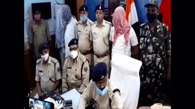 बक्सर में नकली नोट छाप रहे पिता-पुत्र समेत तीन गिरफ्तार, कई उपकरण बरामद #नकली_नोट #अपराध