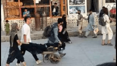 काबुल एयरपोर्ट के बाहर हुए धमाकों में 73 लोगों की मौत, इस्लामिक स्टेट ने ली ज़िम्मेदारी #काबुल_धमाका