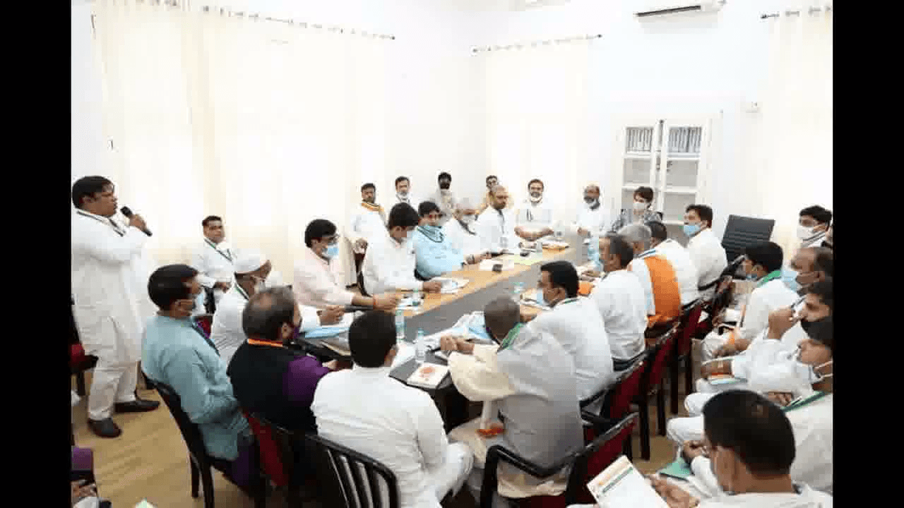 यूपी चुनाव से पहले 12,000 किलोमीटर लंबी 'प्रतिज्ञा यात्रा' निकालेंगी प्रियंका गांधी #प्रतिज्ञा_यात्रा