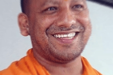 मुख्यमंत्री योगी आदित्यनाथ ने कहा कि अगर कोई महिलाओं के सम्मान साथ खिलवाड़ करता है तो उसे महाभारत के दुर्योधन और दुशासन जैसा हश्र होगा. www.chhattisgarhnewsdhamaka.com