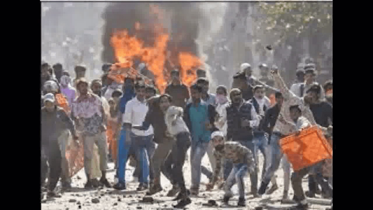 दिल्ली दंगों से संबंधित 5 मामलों में वांछित अपराधी को क्राइम ब्रांच ने यूपी से किया गिरफ्तार #दिल्ली_दंगे