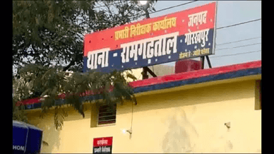गोरखपुर में होटल में छापेमारी के दौरान एक युवक की मौत के मामले में 6 पुलिसकर्मी निलंबित #होटल_छापेमारी