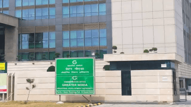 ग्रेटर नोएडा में NGT के मानकों का उल्लंघन करते हुए प्रदूषण फैलाने पर 4 संस्थाओं पर लगा ₹3 लाख का जुर्माना #एनजीटी