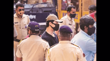 अनन्या पांडे से वॉट्सऐप चैट को लेकर होगी पूछताछ, उनका फोन व लैपटॉप एनसीबी ने किया ज़ब्त: रिपोर्ट्स #अनन्या_पांडे