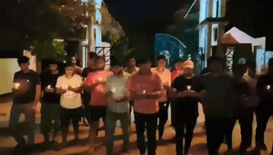 जिला मेरठ में बीआईटी कॉलेज में @NSUIUPWest के कार्यकर्ताओं द्वारा #लखीमपुर_किसान_नरसंहार में शहीद हुए किसानों को न्याय दिलाने के लिए कैंडल मार्च निकाला |