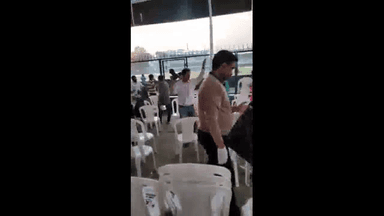 कानपुर टेस्ट के पहले दिन के खेल की समाप्ति के बाद लोगों ने की स्टेडियम की सफाई, पुलिस ने शेयर किया वीडियो #कानपुर_टेस्ट