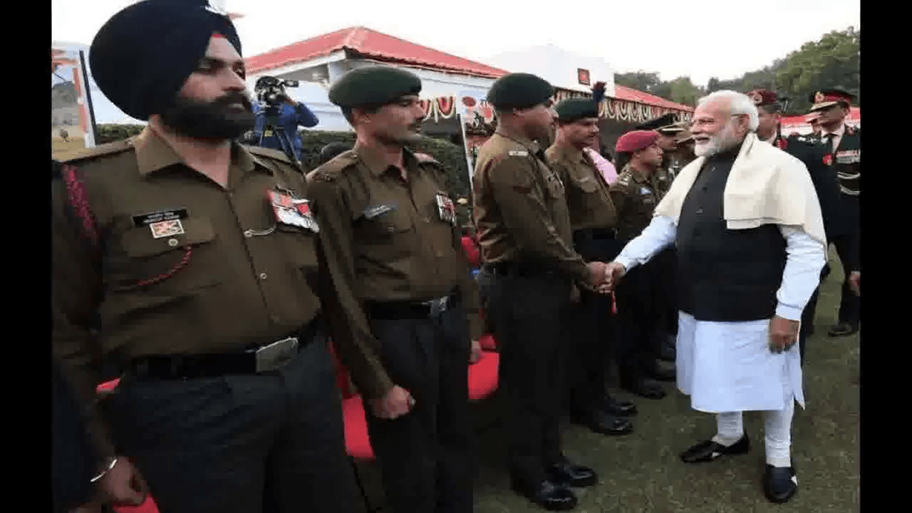 पीएम मोदी ने सेना दिवस पर सैनिकों को दी शुभकामनाएं; कहा- आपका योगदान अमूल्य #सेना_दिवस