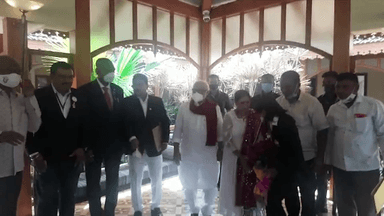 नाशिक: भुजबळ फार्म येथे जिल्हा क्रीडा कार्यालयाच्या वतीने क्रीडा पुरस्कर पालकमंत्री छगन भुजबळ यांच्या हस्ते प्रदान