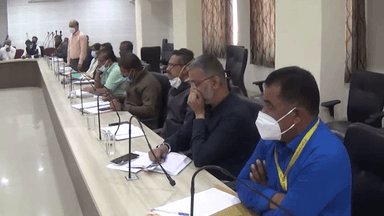 नाशिक: आरोग्यविषयक सुविधा जनतेस उपलब्ध करून द्या; प्रभाग सभापती प्रशांत दिवे यांची सूचना