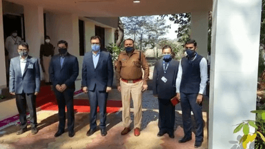 नाशिक: सर्किट हाऊस येथे हुतात्मा दिनानिमित्त विभागीय आयुक्त राधाकृष्ण गमे यांनी हुतात्म्यांना वाहिली आदरांजली