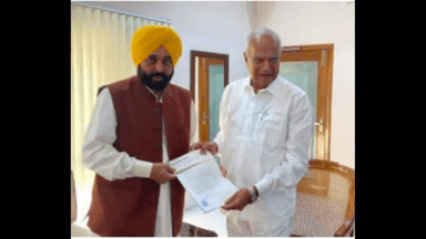 पंजाब के राज्यपाल से मिले भगवंत मान, राज्य में अगली सरकार बनाने का दावा पेश किया #पंजाब_राज्यपाल #भगवंत_मान