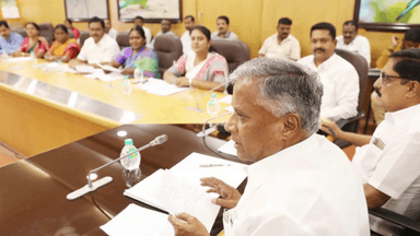 ಬೆಂಗಳೂರು ಉತ್ತರ: ನಗರೋತ್ಥಾನ ಯೋಜನೆ 4 ನೇ ಹಂತದ ಕ್ರಿಯಾ ಯೋಜನೆ:  ವಿಧಾನಸೌಧದಲ್ಲಿ ಅಧಿಕಾರಿಗಳೊಂದಿಗೆ ಸಚಿವ ವಿ.ಸೋಮಣ್ಣ ಸಭೆ