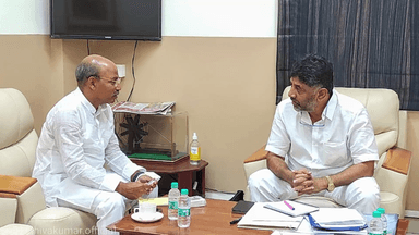 ಬೆಂಗಳೂರು ಉತ್ತರ: ಸದಾಶಿವನಗರದಲ್ಲಿನ ಕೆಪಿಸಿಸಿ ಅಧ್ಯಕ್ಷ ಡಿಕೆಶಿ ನಿವಾಸಕ್ಕೆ ಅಶೋಕ್ ಮಹಾದೇವಪ್ಪ ಪಟ್ಟಣ್ ಆಗಮನ