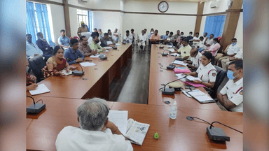 ಬೆಂಗಳೂರು ಉತ್ತರ: ರಾಜಾಜಿನಗರದಲ್ಲಿ ಹಲವು ಇಲಾಖೆ ಅಧಿಕಾರಿಗಳ ಸಭೆ : ಕ್ಷೇತ್ರವನ್ನು ಕೇಬಲ್ ಮುಕ್ತವನ್ನಾಗಿಸಲು ಶಾಸಕ ಸುರೇಶ್ ಕುಮಾರ್ ನೇತೃತ್ವದಲ್ಲಿ ಚರ್ಚೆ