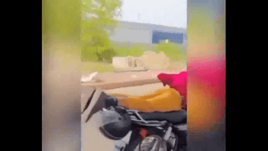 नोएडा में बाइक पर लेटकर 'शक्तिमान' स्टंट करने वाले युवक व उसके 2 साथियों को किया गया गिरफ्तार #बाइक_स्टंट