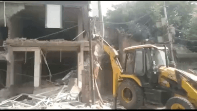 कानपुर हिंसा केस में साज़िशकर्ता ज़फर हाशमी के करीबी की इमारत को बुल्डोज़र से ढहाया गया #कानपुर_हिंसा