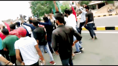 पूर्णिया पूर्व: पूर्णिया विश्वविद्यालय के पार्ट वन का आज प्रथम पाली में होने वाली परीक्षा कैंसिल होने से विद्यार्थियों ने क्या नारेबाजी!