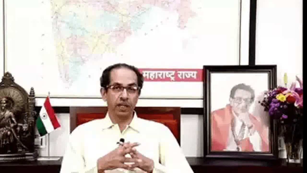 शिवसेना के बागी विधायक पहुंचे गोवा, सीएम प्रमोद सावंत ने होटल में विधायकों से की मुलाकात #महाराष्ट्र_संकट